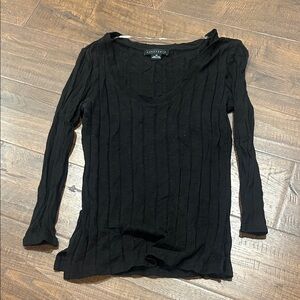 long sleeve scoop neck shirt